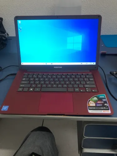 Notebook positivo atom q232a 2 gigas bateria viciada 