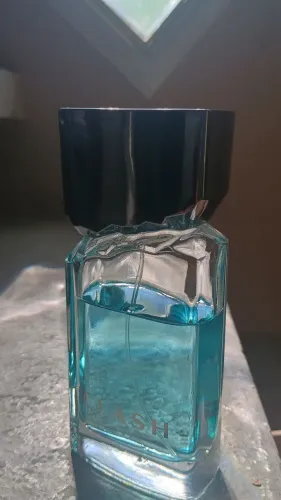 Perfume CLASH Original - Praticamente Novo (90% Cheio)