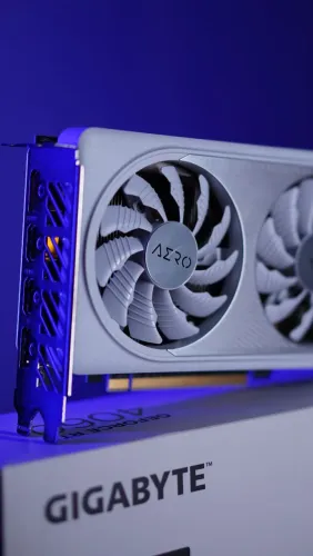 RTX 4060 Gigabyte Aero 8gb