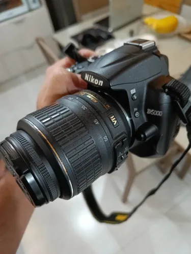 Nikon D5000 - câmera DSLR
