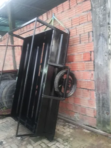 Carrocinha pra moto e pra carro