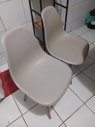 4 Cadeiras Eames na cor bege