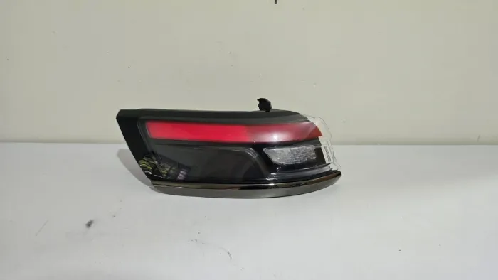 Lanterna esquerda Jeep Commander 2022/2023/2024/2025/2026