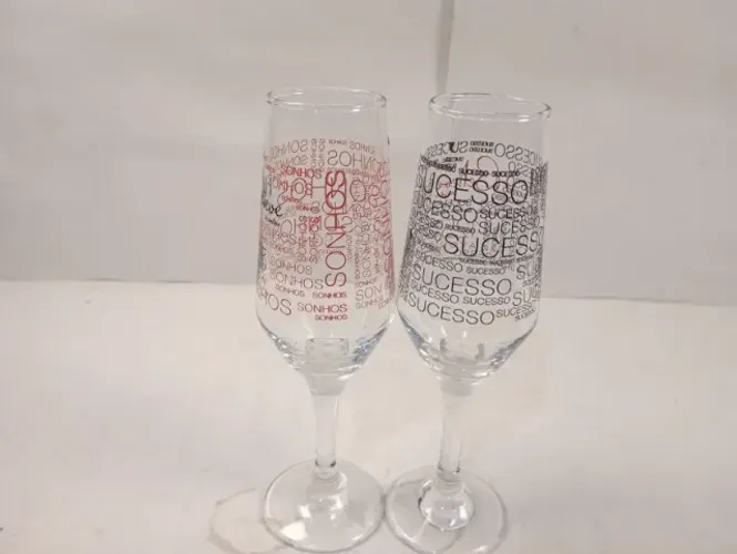 Kit com 2 Taças Comemorativas 125 Anos Avon (Vidro Espumante - 100 ml / 20 cm)