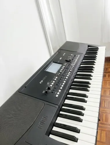 TECLADO KORG PA300