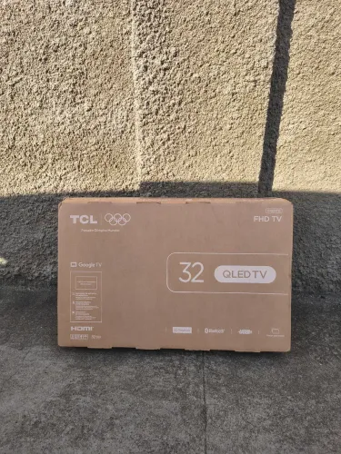Smart Tv TCL 32 POLEGADAS QLED / Lacrada / Com nota fiscal / Garantia de 1 ano