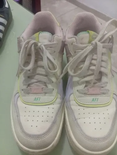 Tênis feminino Nike e Adidas