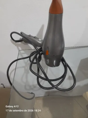 Secador taiff proficional,vulcan+potente 2500,com 3 metro de cabo220v