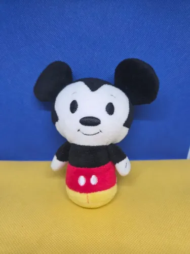 Boneco de pelúcia do Mickey Mouse