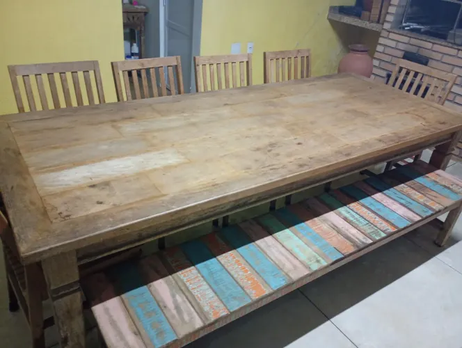 Vendo mesa de madeira de demolição