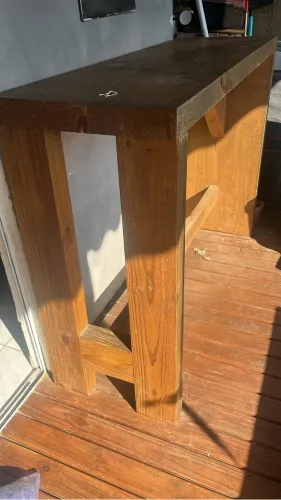 Mesa em madeira rústica