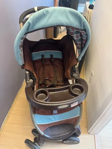 Carrinho de bebê $180