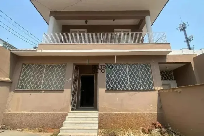 Imóvel Comercial Amplo com 500m² e Excelente Localização