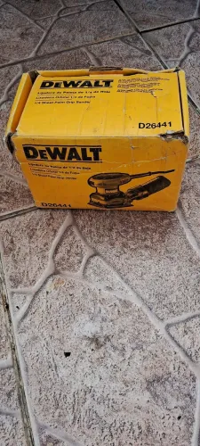 Lixadeira orbital Dewalt 110 volts