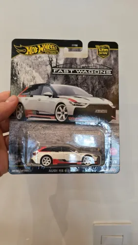 AUDI R6 AVANT HotWheels Premium 