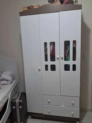 Guarda-roupa infantil