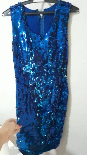 Lindo vestido em paete veste 40 só 42 com elastano