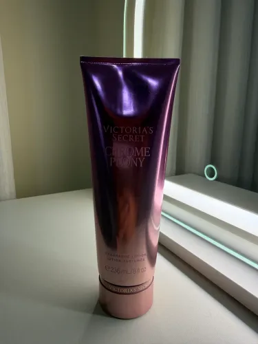VICTORIA SECRET - PEONY