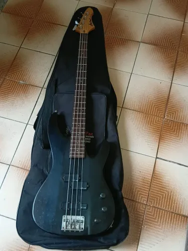 Baixo Aria Pro II Magna Series