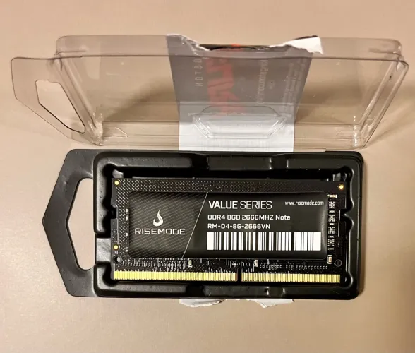 Memória RAM 8GB DDR4