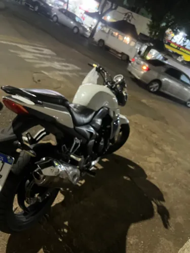 Vendo moto dalfra 250 motivo estou precisando urgente do dinheiro