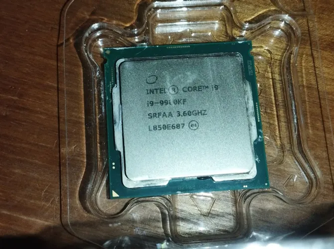 Intel Core i9-9900KF ? 9ª Geração | 8 Cores / 16 Threads