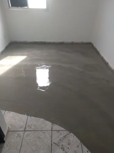 INSTALAÇÃO DE PISO VINILICO 