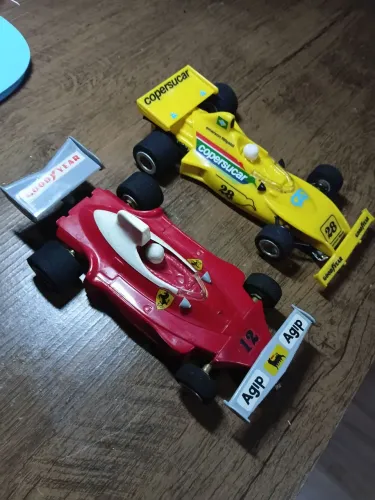 Dois carrinhos anos 70 Autorama Estrela