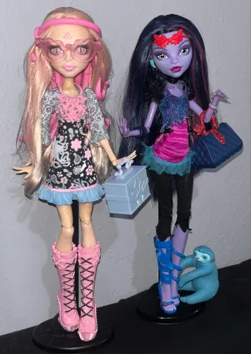 (RESERVADO) Monster high viperine e jane básicas