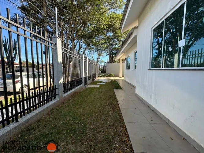 CASA TERRENA COM 03 SUÍTES A VENDA NO JARDIM IGUAÇU