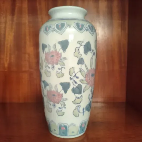 Vaso alto em cerâmica decorativa floral