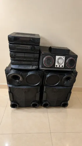 CONJUNTO DE SOM SONY E LG COM GRANDES CAIXAS ACÚSTICAS