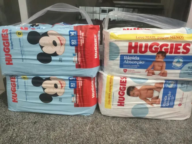 VENDO FRALDAS HUGGIES TAMANHO M