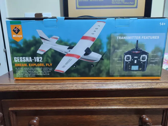 Aeromodelo nunca usado