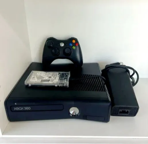 Xbox 360 Desbloqueado Hd com varios jogosl!! (Aceito Cartão)