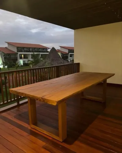 Mesa madeira lei