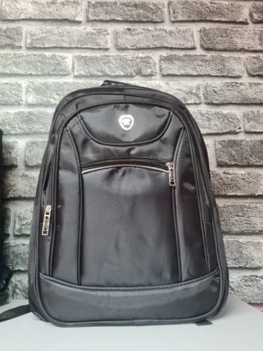 Mochila executiva preta de grande capacidade
