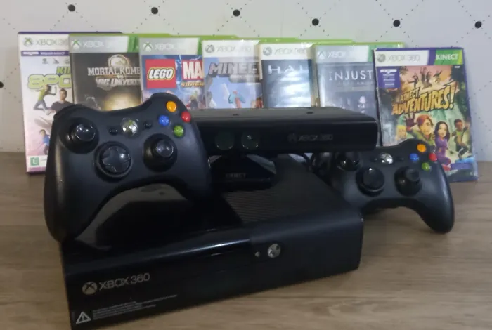 XBOX 360 SUPER SLIM 255GB + KINEKT + 2 CONTROLES + JOGOS