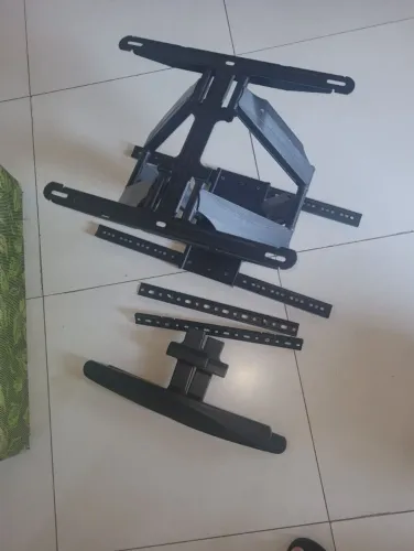 Suporte de parede multiarticulado para TV.
