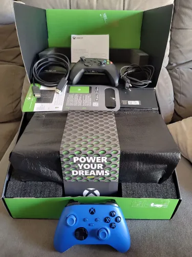 XBOX SERIES X COMPLETO IMPECÁVEL