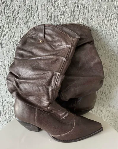 Bota Marrom de Couro Feminina