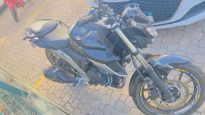 Fazer 250 com ABS 2021