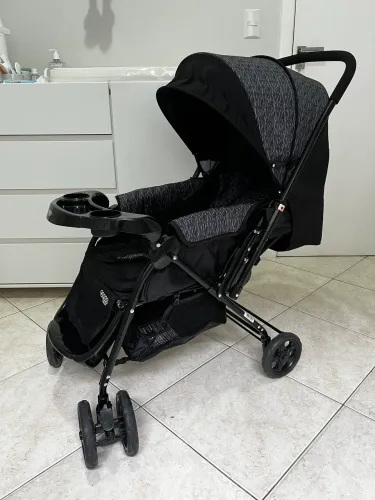 Vendo carrinho de bebê 