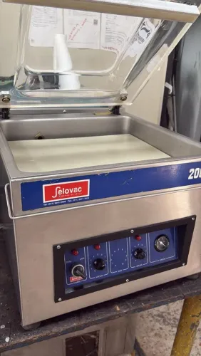 Vendo uma seladora a vácuo marca selovac 200B