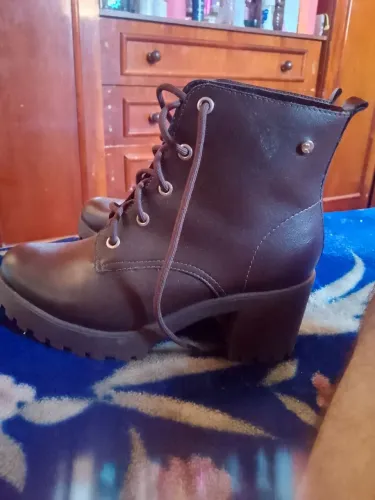 Bota de couro Ramarim