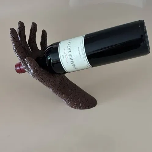 Suporte de vinho - decorativo em formato de mão