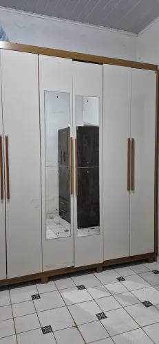 Guarda roupa 6 portas