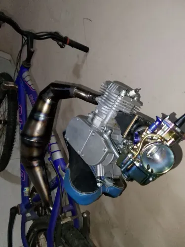 Motorizada motor Phantom 85cc zero, com escape, torque preparado e carburador koso.