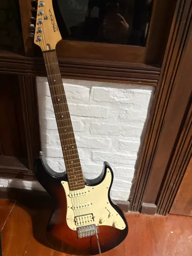Guitarra yamaha pacifica estado bem 