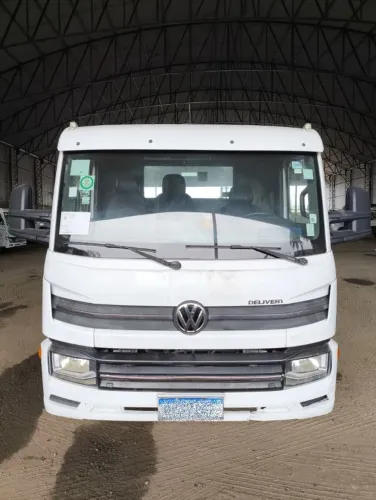 CAMINHÃO VW 6.160 NO CHASSI